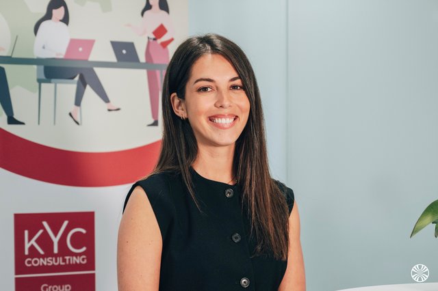 Rencontrez Marine, Responsable Communication - KYC Consulting