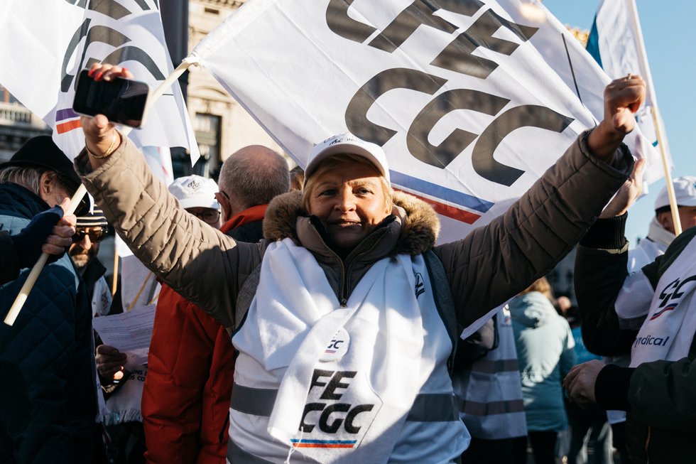 Retraite : pourquoi la réforme en cours pénalise - encore - les femmes