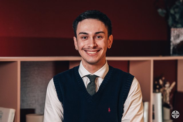 Rencontrez Hugo, Conducteur en formation - Hello Paris