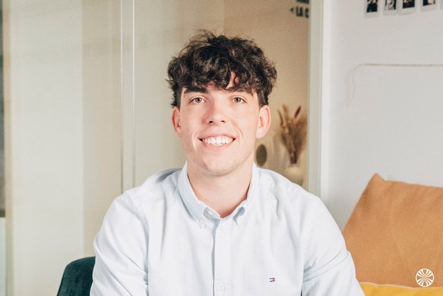 Rencontrez Tom, Consultant Stagiaire - Exiom Partners