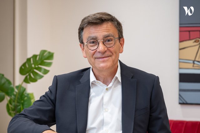 Rencontrez Emmanuel, Senior Partner