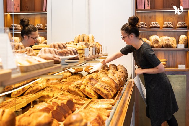 Des Gâteaux Et Du Pain