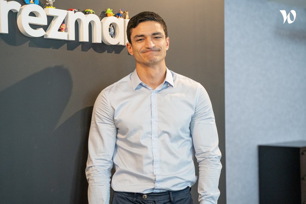 Rencontrez Yacine, Business developpeur - Prezman