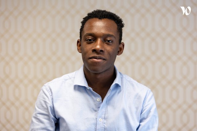 Rencontrez Jean Michel, Stagiaire - E-CUBE Strategy Consultants