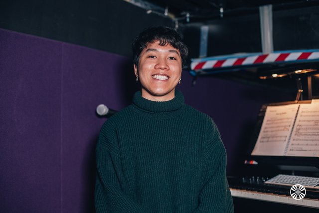 Meet Nima, Pianiste Répétitrice - STAGE ENTERTAINMENT FRANCE