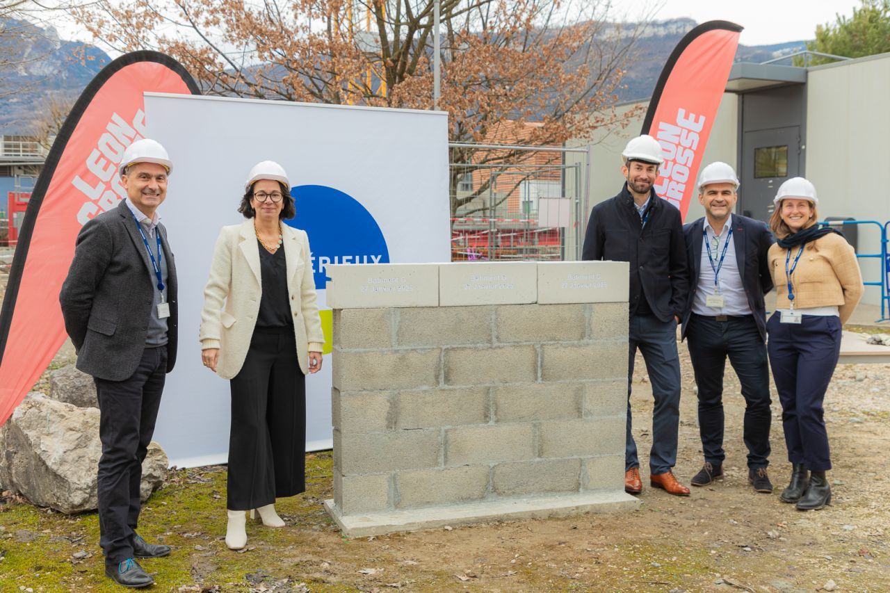 Première pierre du futur bâtiment de Recherche &amp; Développement de Grenoble 🏗️🧑‍🔬 