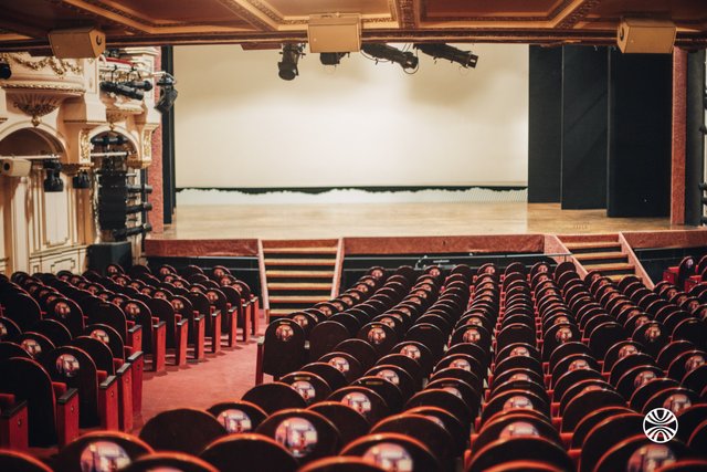 STAGE ENTERTAINMENT FRANCE