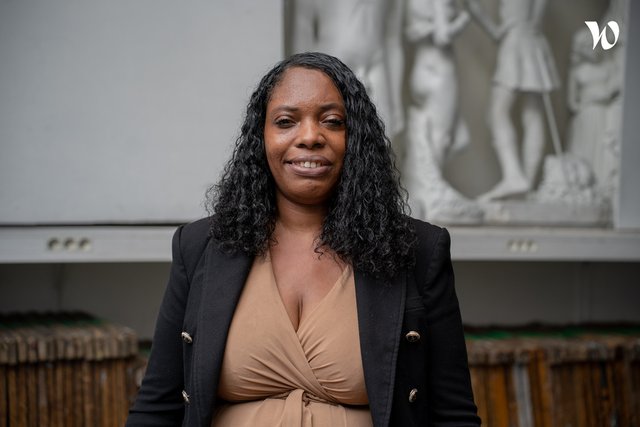 Rencontrez Caroline, directrice administrative et financière - Penninghen