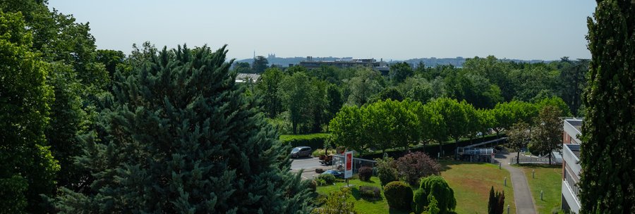 emlyon business school