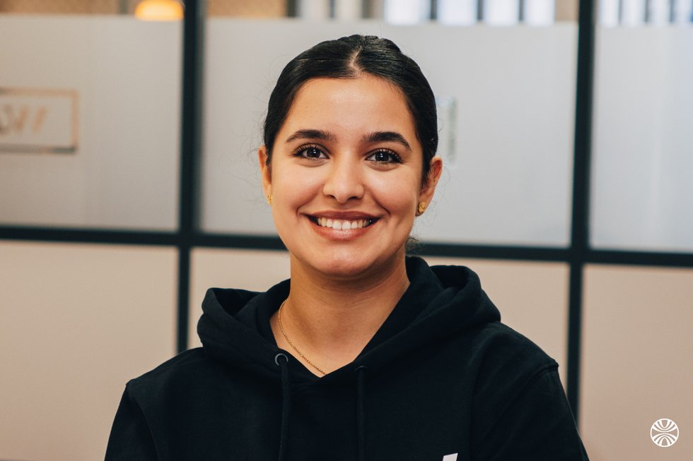 Rencontrez Fatima, ingénieure dev Ops - CARIZY