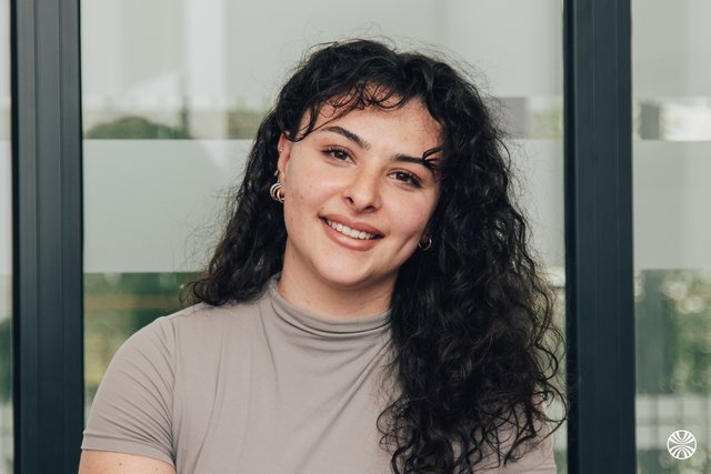 Rencontrez Inès, Analyste cybersécurité - Ministère de l'Europe et des Affaires étrangères