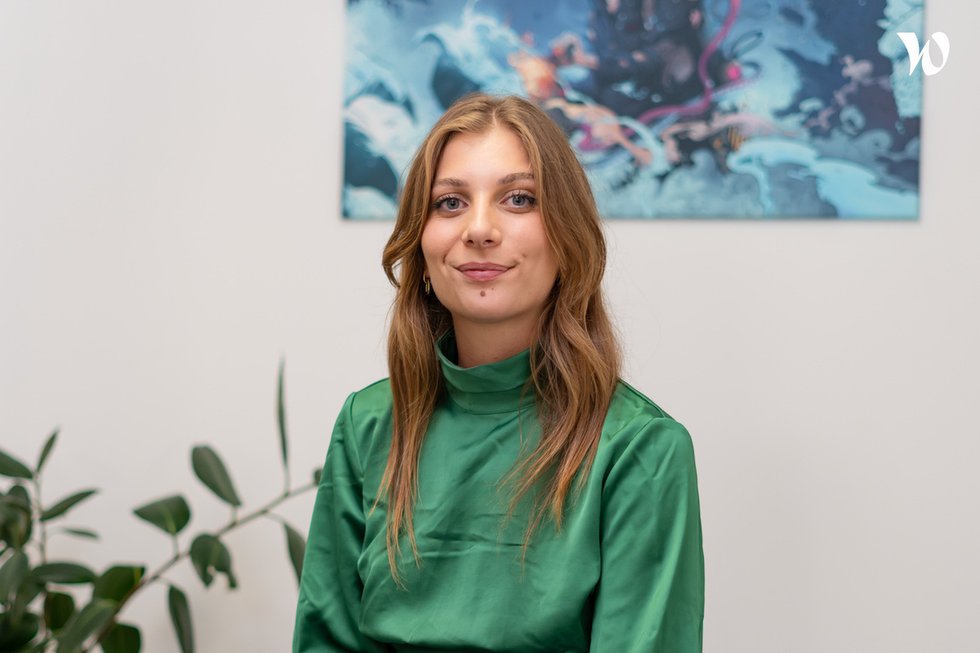 Rencontrez Ester, Account Executive - CoderPad (CodinGame)