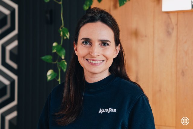 Rencontrez Élodie, CMO - KaraFun Group