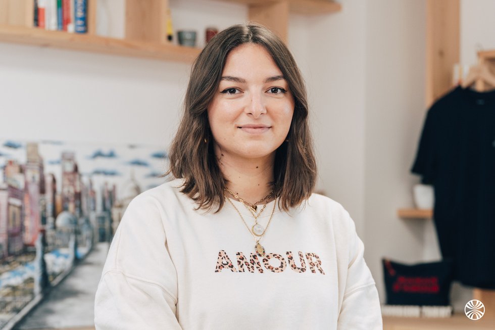 Rencontrez Salomé, Senior Graphic Designer  - Monsieur TSHIRT