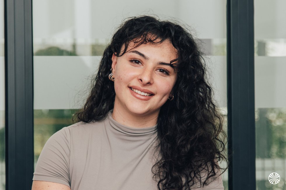 Rencontrez Inès, Analyste cybersécurité - Ministère de l'Europe et des Affaires étrangères