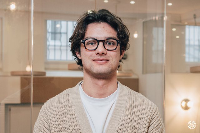 Rencontrez Bruce, CEO - Aphilia