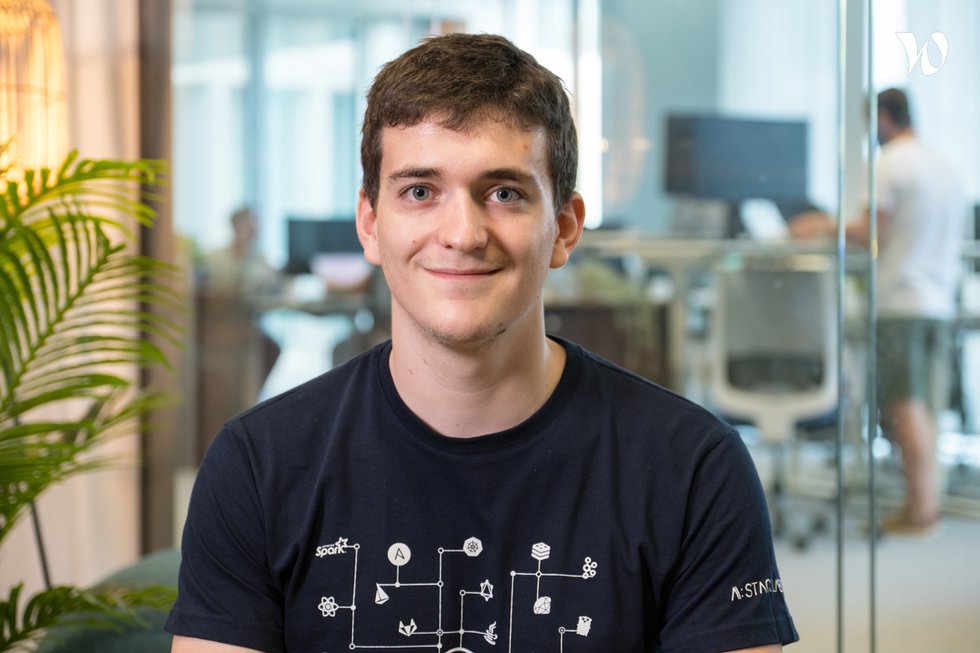 Rencontrez Julien, Cloud & DevOps Engineer - Onepoint x Stack Labs