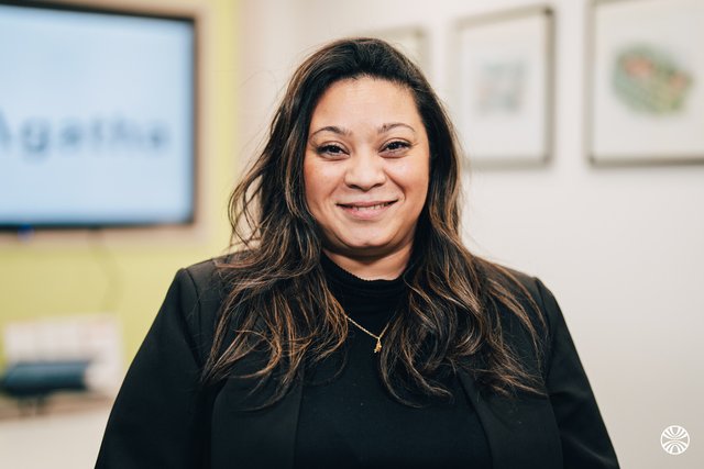 Rencontrez Farida, Senior Sales Manager - Agatha Inc.
