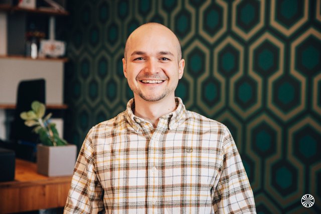 Meet Christoph, Owner of the Documentalist band - Discngine