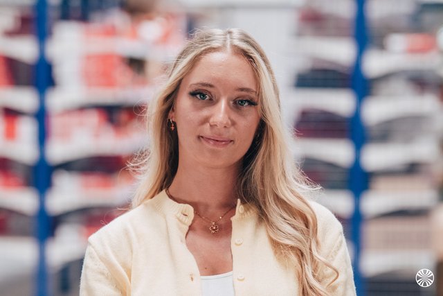 Rencontrez Amandine, Technico-Commerciale Sédentaire en alternance - Rexel France