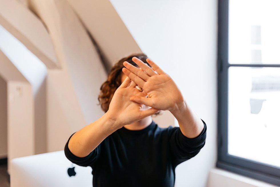 « Ma timidité, c’est ma force. Arrêtez de vouloir me soigner ! »