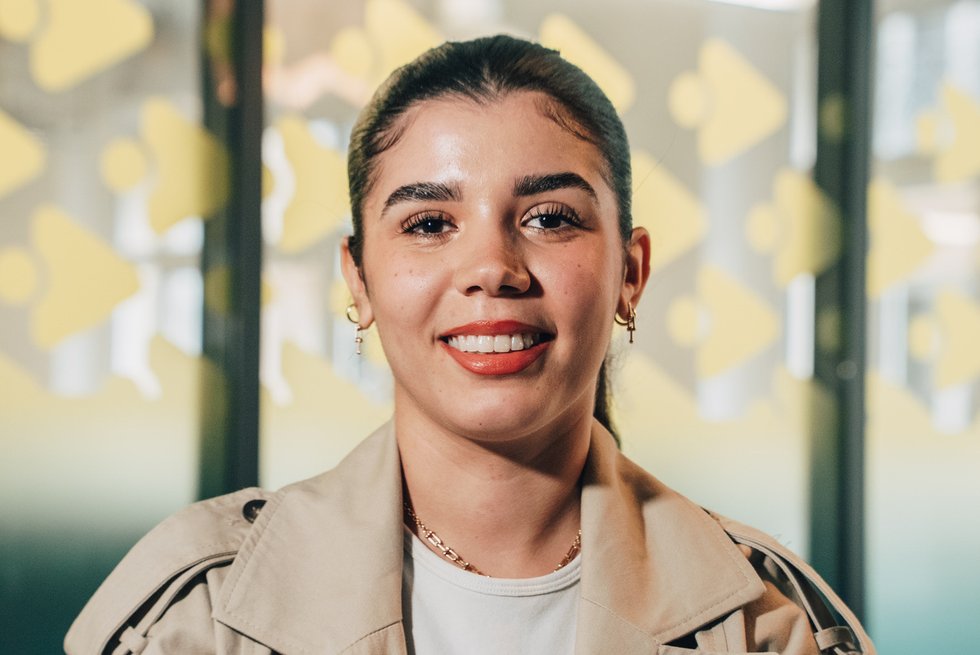 Meet Hajar, Alternante HR Operations (Europe) - Dolead