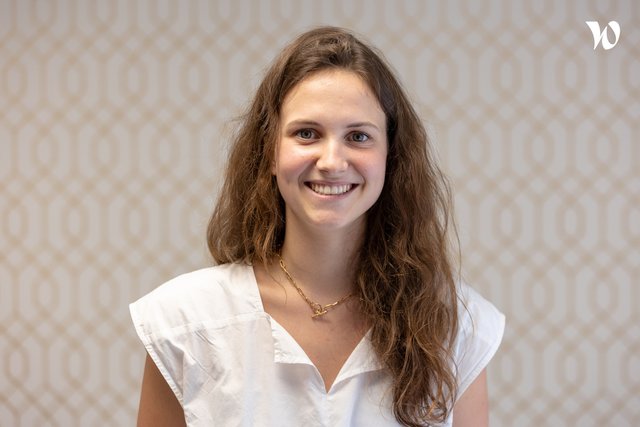 Rencontrez Alice, Business Analyst - E-CUBE Strategy Consultants