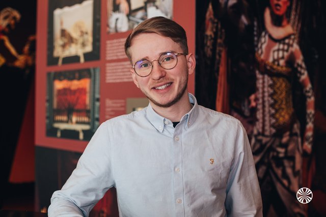 Meet Baptiste, Chargé de communication - STAGE ENTERTAINMENT FRANCE