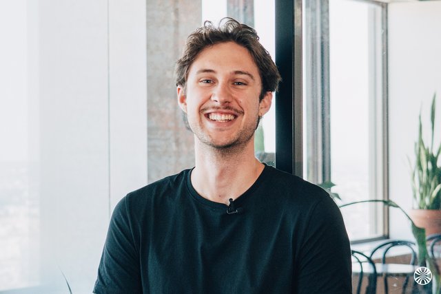 Rencontrez Kolya, AI Artist - Renaissance Studio
