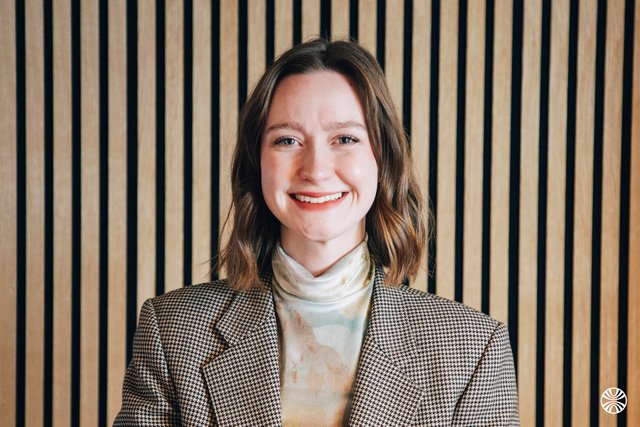 Rencontrez Kira, Sales Force Consultant - Datakiss