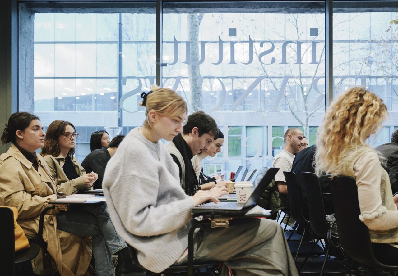 Nos équipes créatives poussent les portes de l’Institut Français de la Mode pour partager leurs parcours variés et la singularité de notre maison.  