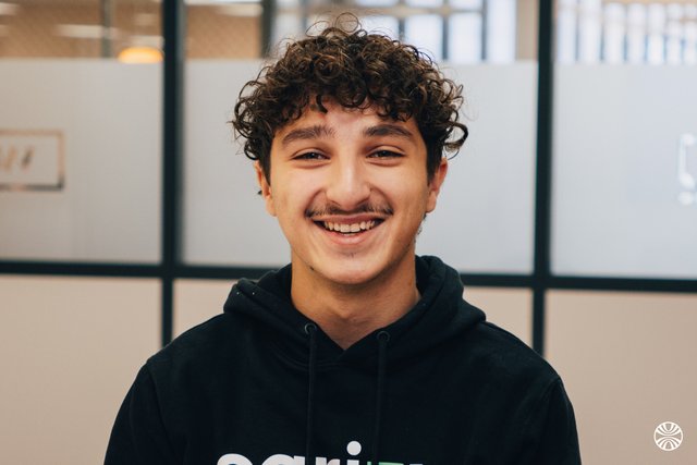 Rencontrez Adam, chargé de Remarketing - CARIZY