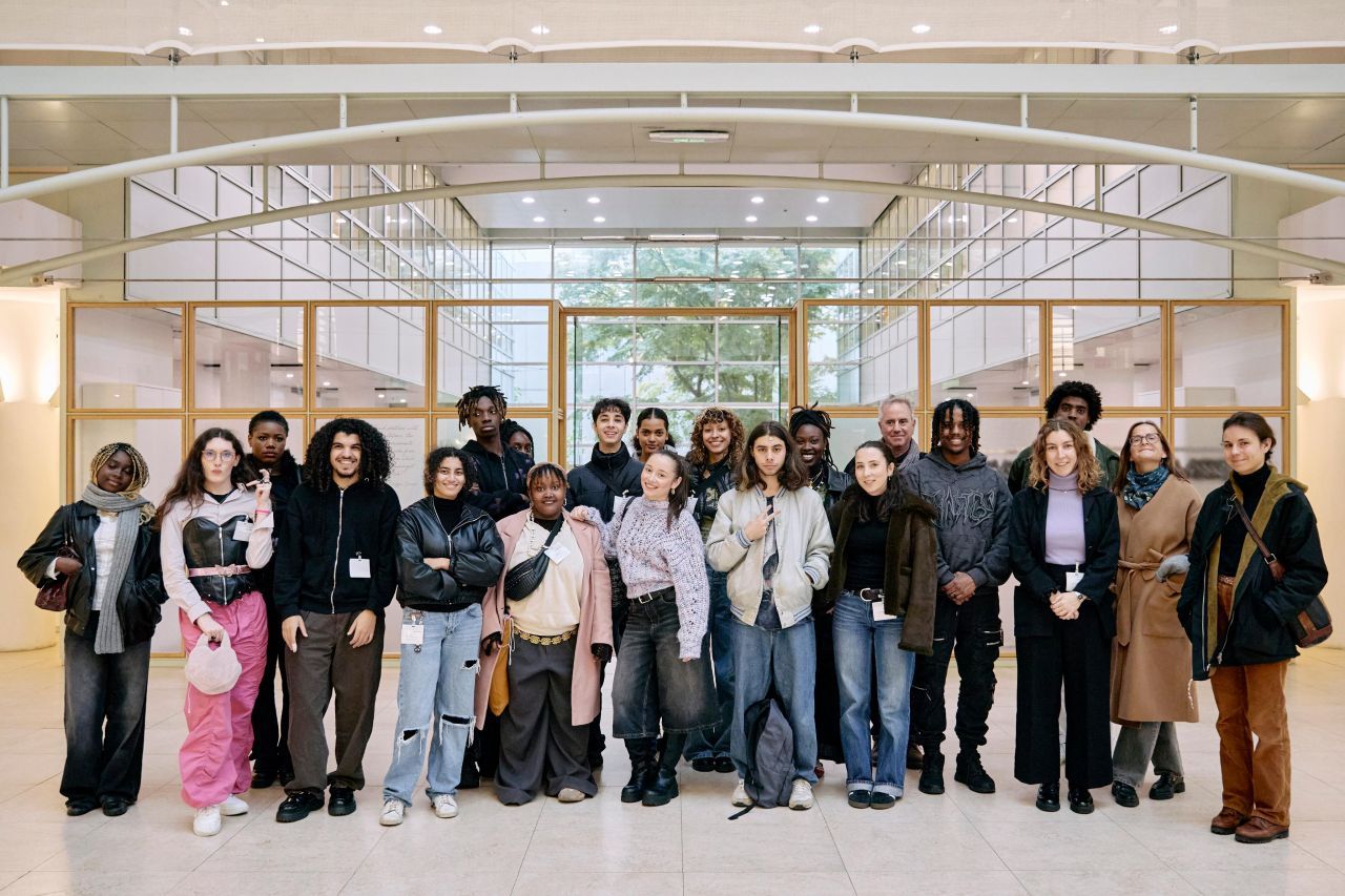 Notre équipe du Studio dessins a reçu 17 talents de La Renverse, un programme mis en place par les Ateliers Médicis et École des Arts Décoratifs – PSL