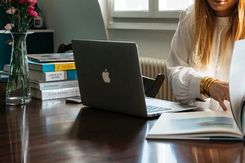 Stagiaires et apprentis  : le télétravail, l'occasion de se responsabiliser ?