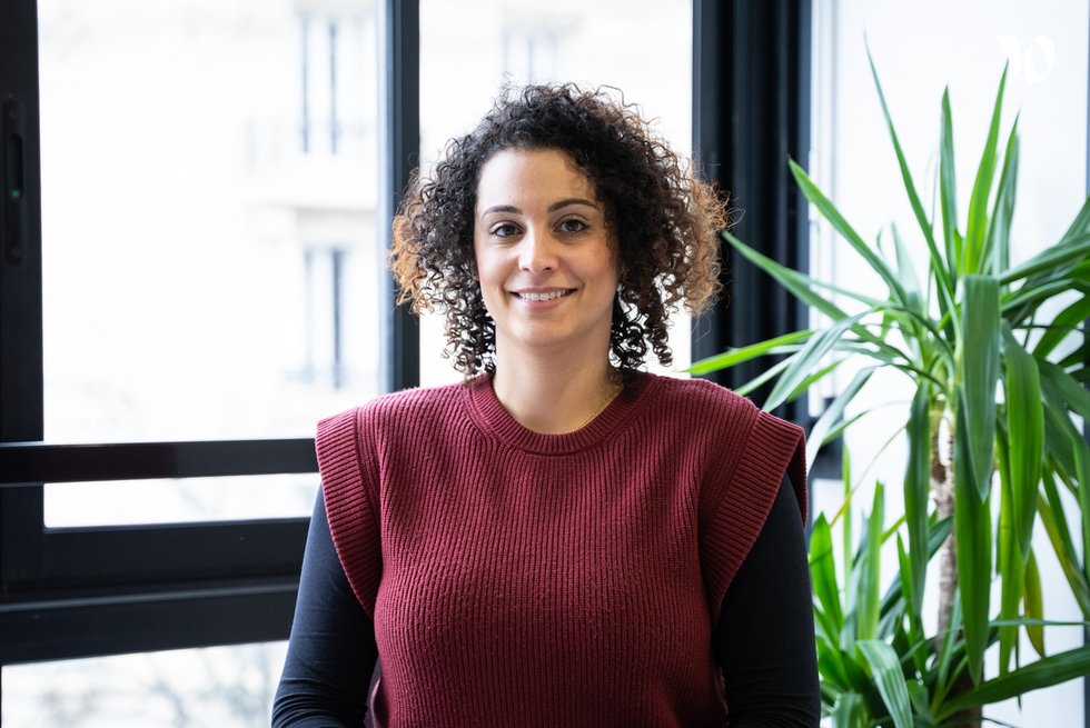 Rencontrez Eva, Manager LIINS Paris - THESEIS