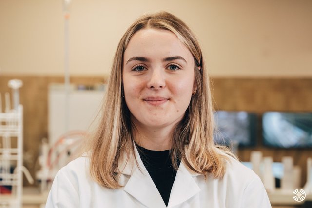 Rencontrez Maeva, Technicienne laboratoire - GazelEnergie