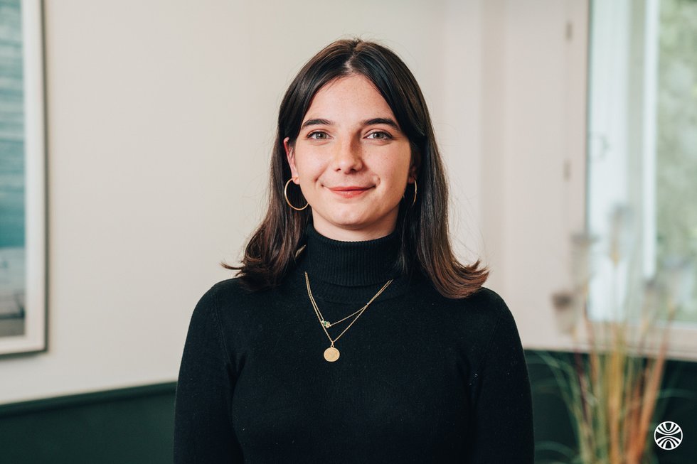 Meet Julie, Analyst - Clipperton