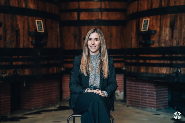 Rencontrez Emma, Responsable marketing et communication - AdVini