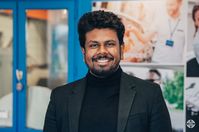 Rencontrez Jocelyn, Responsable opérationnel et digital - RENT A CAR
