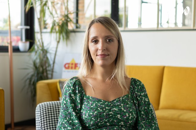 Rencontrez Julia, Responsable Achats - GiFi