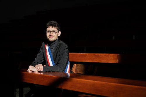 Étudiant et plus jeune maire de France : la double vie d’Hugo Biolley