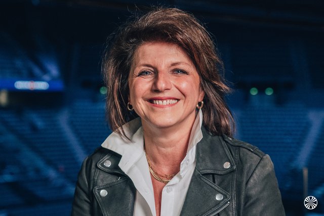 Rencontrez Sonia, Assistante de Direction des Revenus Groupe - Paris Entertainment Company
