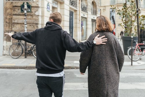 Aider ses proches et travailler : tout savoir sur le statut de salarié aidant