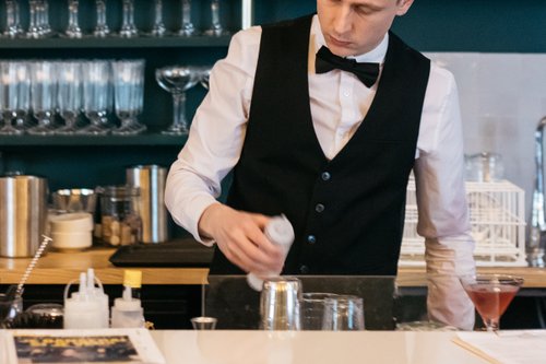 Commencer à travailler jeune : « l’expérience a plus de valeur qu’un diplôme ! »