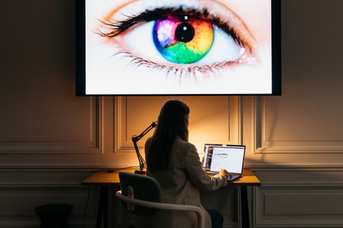 Espionnage des salariés sur Slack : paranoïa générale ou réalité flippante ?