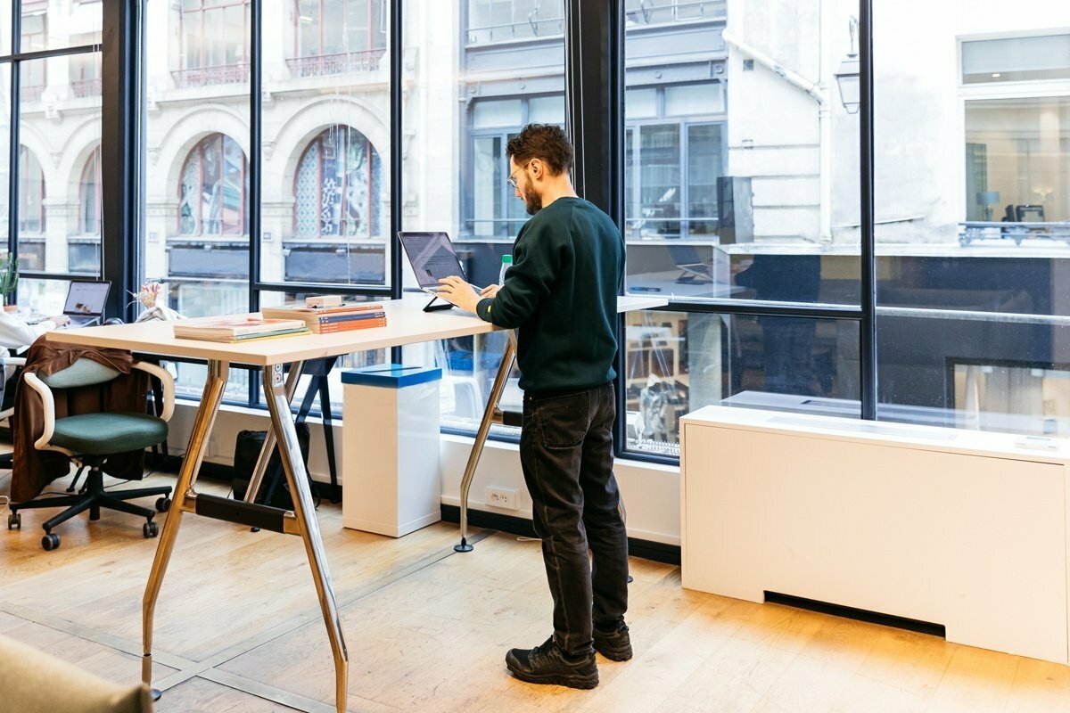 Work standing online up desk