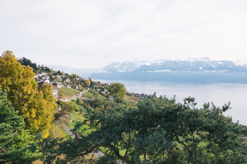 Salaire, paysages, chocolats : travailler en Suisse un investissement à long terme ?