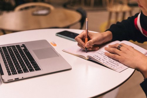 Trouver une alternance grâce à une lettre de motivation béton