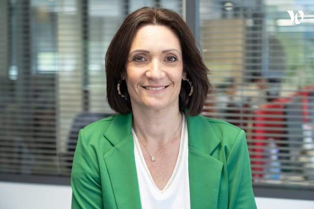 Rencontrez Julie, Assistante référente Région Sud-Est - Groupe ADENES
