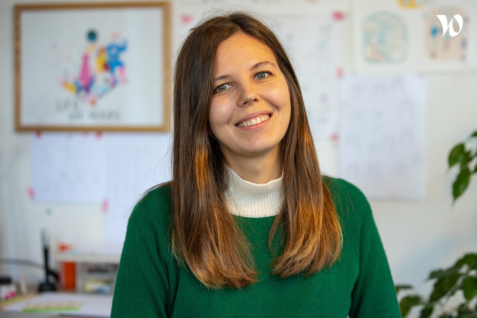 Meet Anna, Illustrator/Graphic Designer senior - Emraude